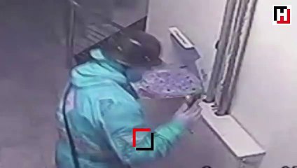 Pizzaya tüküren kurye güvenlik kamerasında