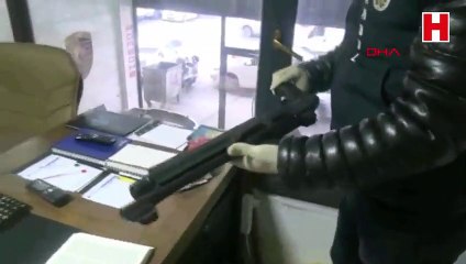 Lüks otomobillerin farlarını çalan çete yakalandı