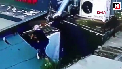 Basma etekli erkek hırsız, iş yerini soyamadan yakalandı