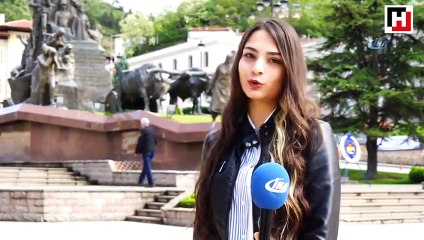 Romantik sevgili, billboardlara verdiği ilanla evlilik teklifinde bulundu