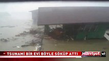 TSUNAMİ BİR EVİ KİBRİT ÇÖPÜ GİBİ BÖYLE SÖKÜP ATTI