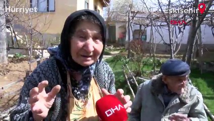 Tevhide nine, herkesi yetişecek üzümleri yemeye davet etti