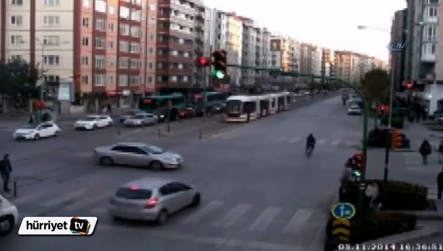 Eskişehir'deki ilginç kazalar MOBESE'de
