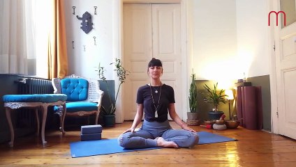 Yeni başlayanlara uygun evde yoga pratiği