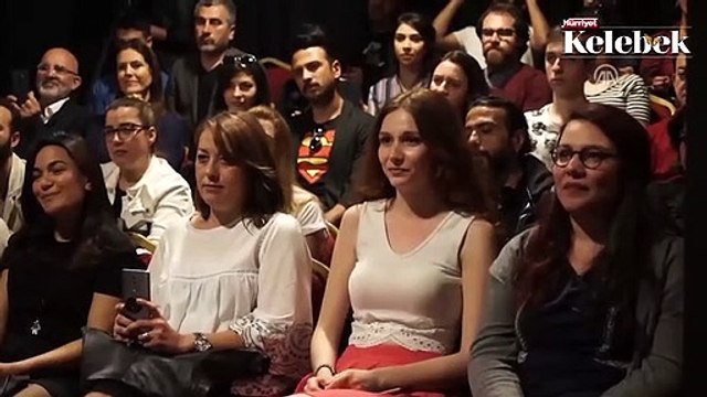 Ünlü oyuncudan sahnede evlenme teklifi