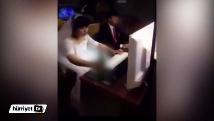 Evliliklerini internet kafede oyun oynayarak kutladılar