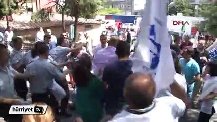 Hastane önünde sağlıkçı eyleminde kavga