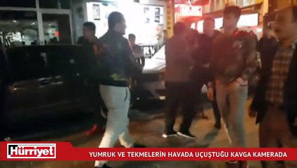Yumruk ve tekmelerin havada uçuştuğu kavga kamerada