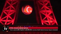 Eyfel Kulesi Türk Bayrağı'nın renklerine büründü