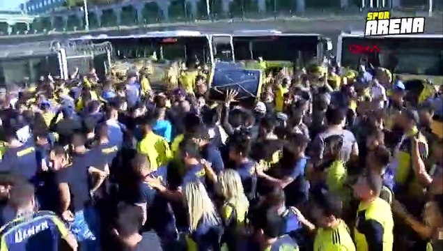 Fenerbahçeli taraftarlar Türk Telekom Stadyumu'nda!