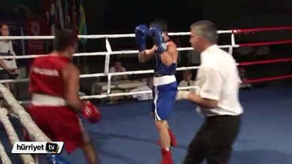 Fenerbahçeli sporcunun madalyasını Ünal Aysal taktı