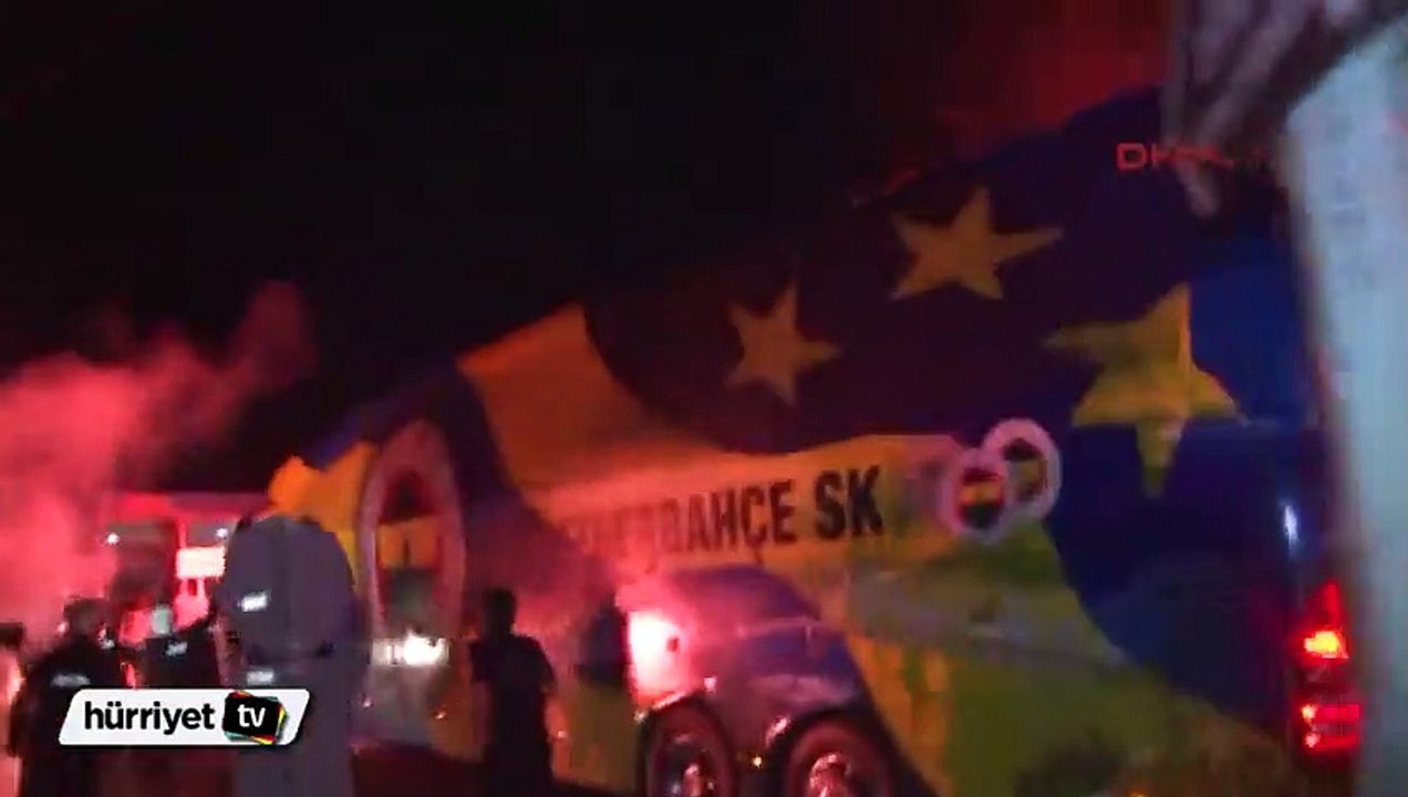 Fenerbahçe takım otobüsüne saldırı