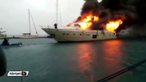 Fethiye'de marinaya bağlı lüks yat yandı