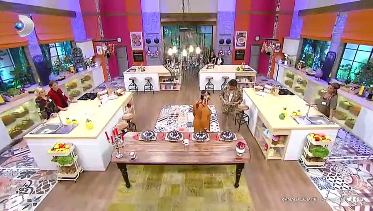 Reyhan Hanım’dan herkesi gülmekten kırdı geçirdi.