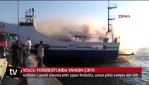Yolcu feribotundaki saman yüklü kamyon yandı
