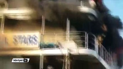 Filipinler'de iki katlı feribotta yangın çıktı