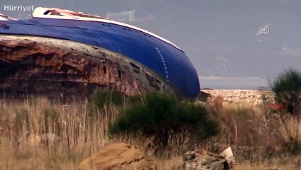 Yalova'da fırtınada sürüklenen gemi yan yattı