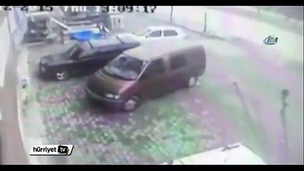 Freni boşalan otomobil faciaya yol açıyordu