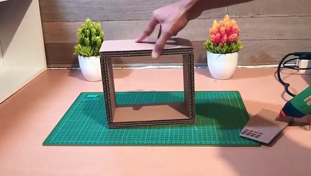 cara membuat rak dinding minimalis dari kardus bekas