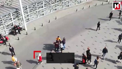 Taksim Meydanı'nda "fotoğrafımı paylaştın" kavgası