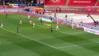Monaco 10 kişiyle geriden gelip kazandı!