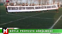 EDİRNE'DE FUTBOLCULARDAN HAKEME MANİDAR PROTESTO
