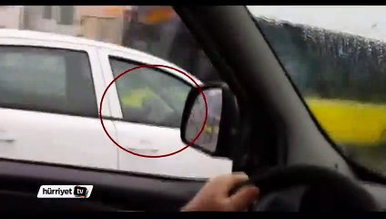 Otobanda yürekleri ağza getiren olay!