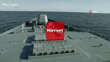 Rusya seyir füzesi fırlattı, Putin gövde gösterisi yaptı