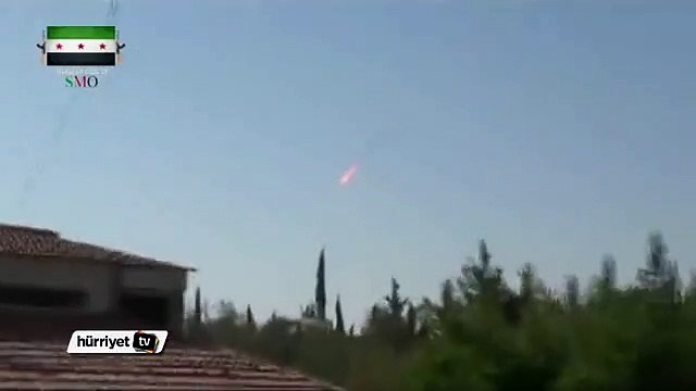 Suriye savaş uçağının İsrail füzesi tarafından vurulduğu an