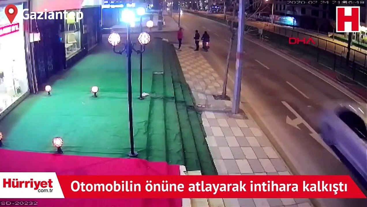 Otomobilin önüne atlayarak intihara kalkıştı!