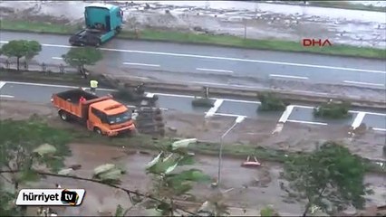 Karadeniz Sahil yolu ulaşıma kapandı
