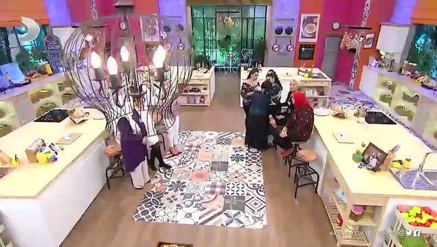 Ziyafet Hanım programda fenalaştı!