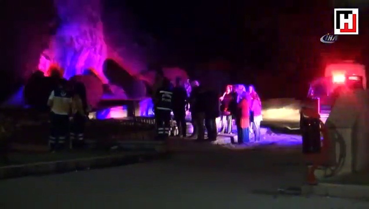 Kayalıklara çıkan genç kızın intihar girişimini parkta çay içerek izlediler