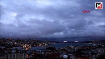 İstanbul'da gökyüzünü kara bulutlar kapladı