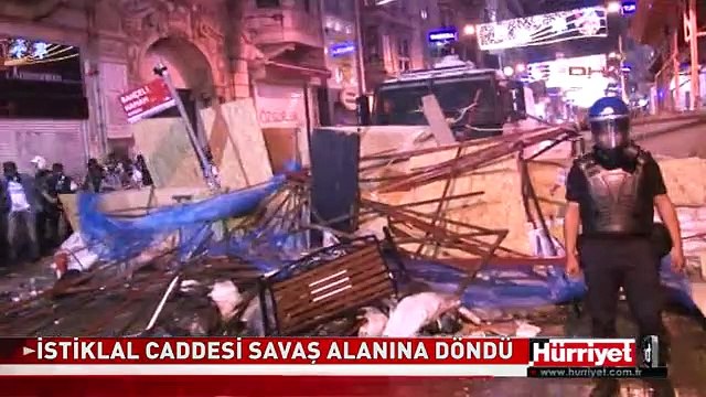 İSTİKLAL CADDESİ GAZ BOMBALARIYLA SAVAŞ ALANINA DÖNDÜ