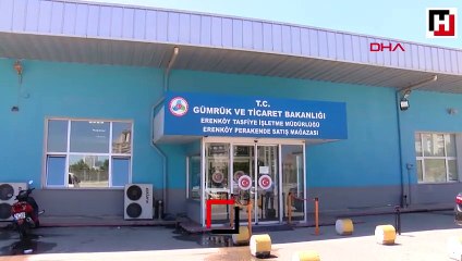 Gümrüğe takılan yarış otomobilleri satılmayı bekliyor