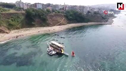 Sinop'ta gezi teknesi karaya oturdu