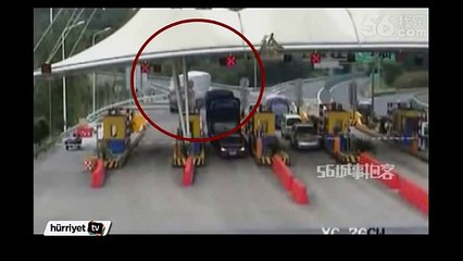 Gişelerde feci kaza