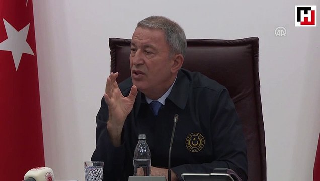 Bakan Akar'dan kritik helikopter uçuşu mesajı