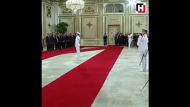 İstiklal Marşı okunurken Güney Kore liderinden asker selamı