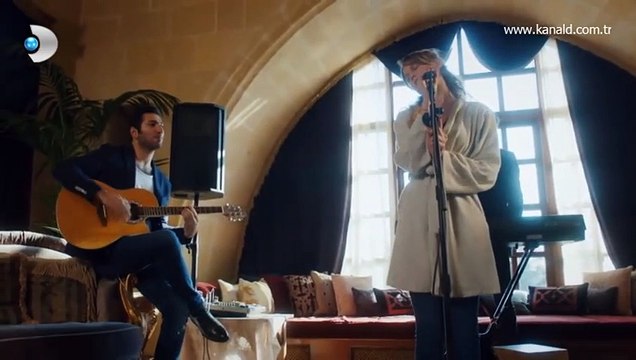 Gülizar’dan, Murat’a hüzün dolu şarkı… - Gülizar 4. Bölüm