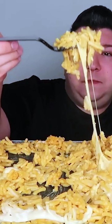 EATING MAC & CHEESE‼️