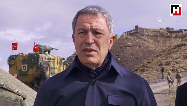 Bakan Hulusi Akar, patlama meydana gelen bölgede incelemelerde bulundu