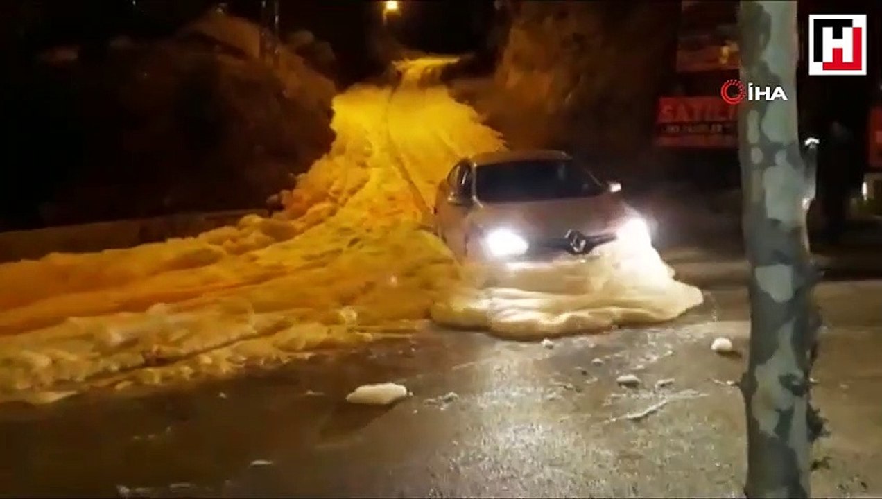 Kimyasal sanılan köpük panik yaşattı
