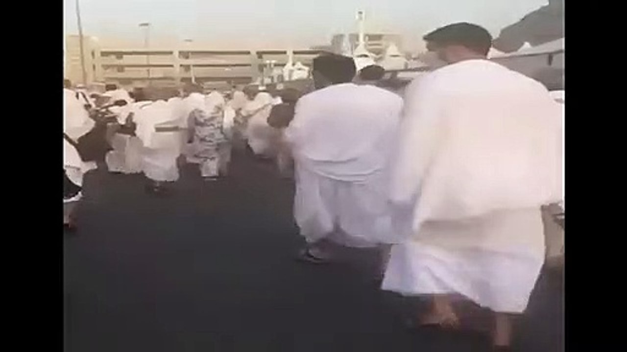 Murat Yıldırım ve Tolgahan Sayışman hacda böyle görüntülendi