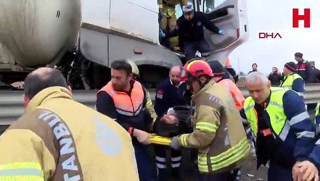 Hafriyat kamyonu ile bir su tankeri kafa kafaya çarpıştı