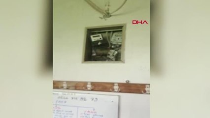 KOZAN'DA YILDIRIM CAMİYE İSABET ETTİ