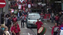 Manifestação convocada pela CGTP junta jovens e pensionistas nas ruas