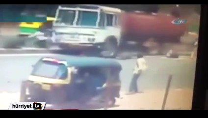 Tanker yayaların arasına daldı