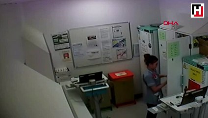Hemşire, hastalara verilen ilaçları kendi içerken yakalandı